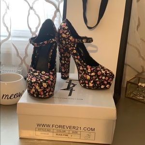 Forever 21 platform vintage style heels